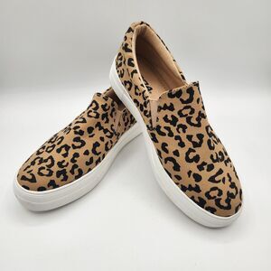 SODA Women's Slip On Shoes Leopard Print Size 9 Memory Foam Comfort EUC